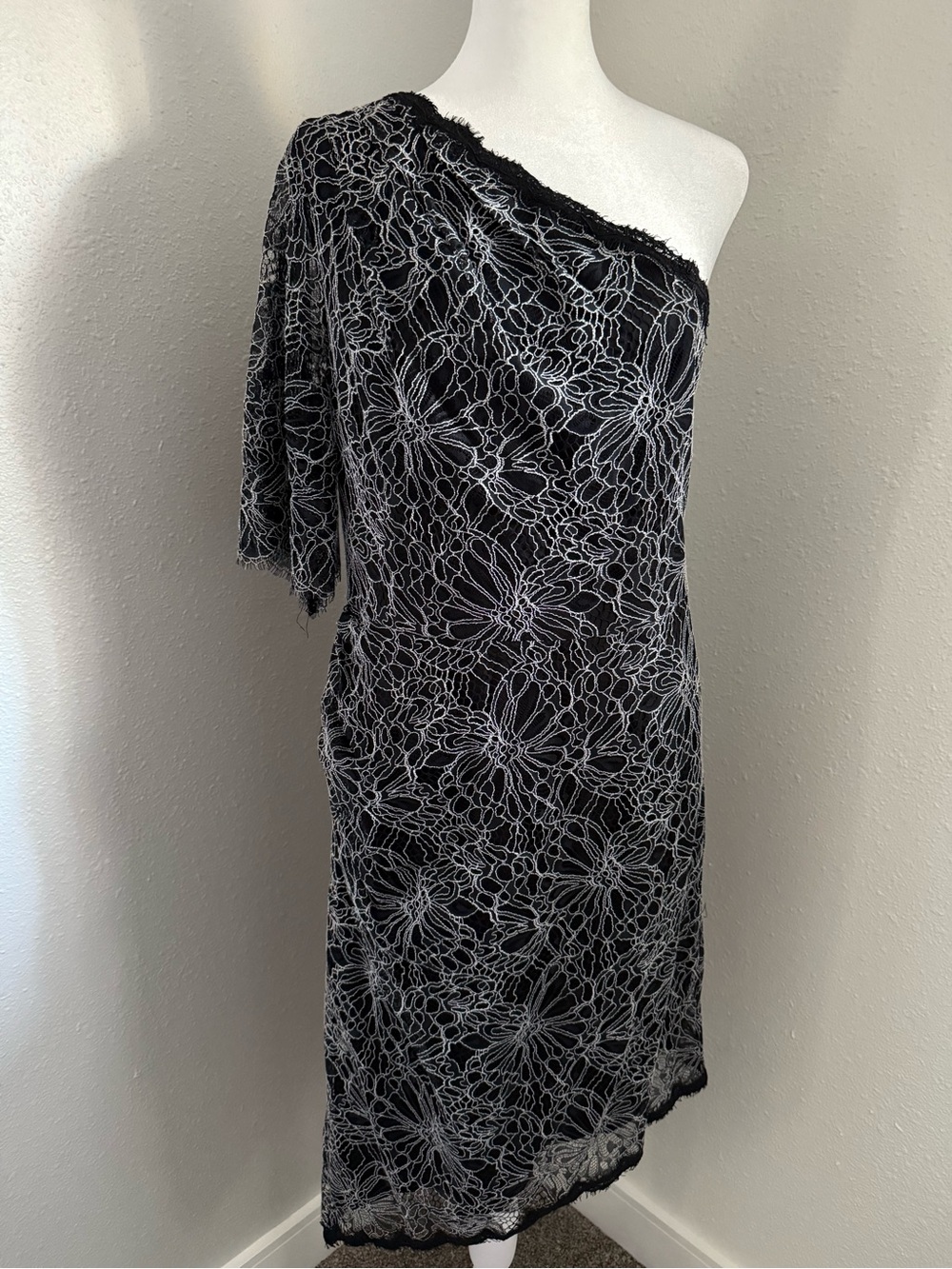 NWT Harlyn Black Silver Floral Lace One Shoulder Midi Dress L
